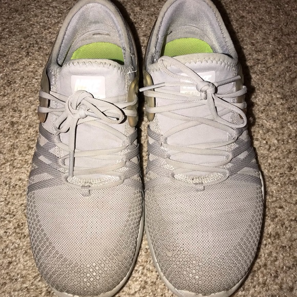 Nike Frees - Picture 2 of 6